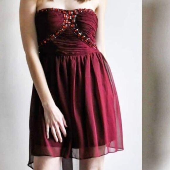 Jeweled Strapless Cocktail/Formal Dress‎ - Picture 4 of 16